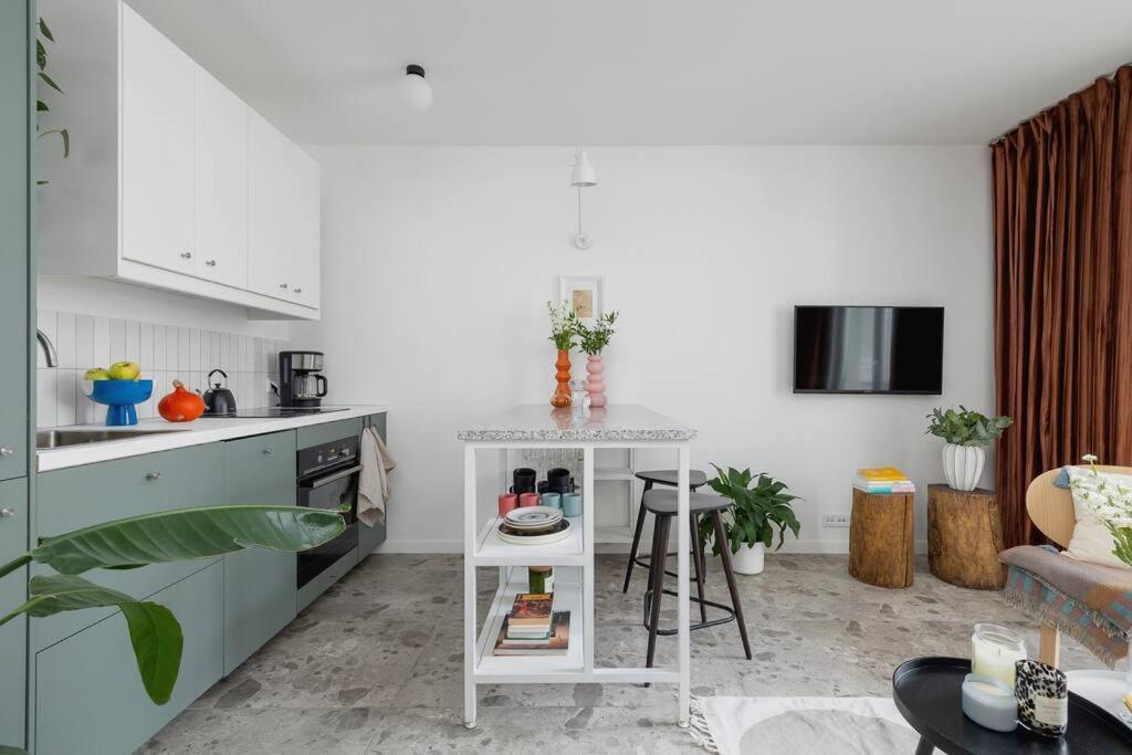 Apartment With Balcony, Private Parking - Bagry Lake - Goszczynskiego 1 Krakow Ngoại thất bức ảnh