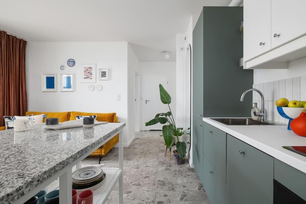 Apartment With Balcony, Private Parking - Bagry Lake - Goszczynskiego 1 Krakow Ngoại thất bức ảnh
