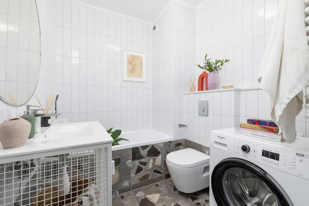 Apartment With Balcony, Private Parking - Bagry Lake - Goszczynskiego 1 Krakow Ngoại thất bức ảnh